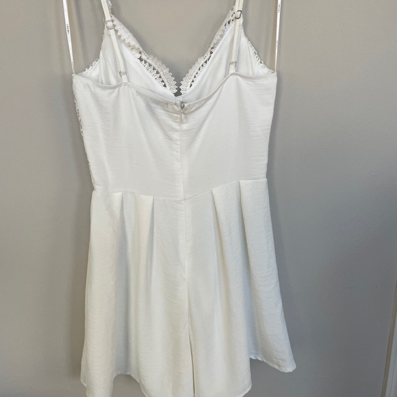 2/$15. White lace romper Small - Picture 6 of 9